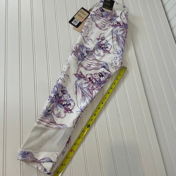 NWT Calia by Carrie Underwood Essential Mesh Capris in Multi Etched Floral Sz S - Picture 8 of 8